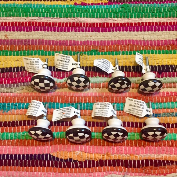 SET OF 8: Checkerboard Drawer Ceramic Knobs - Picture 2 of 2